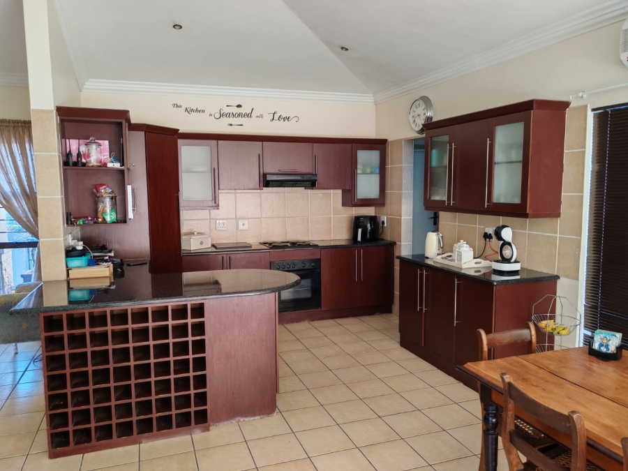 3 Bedroom Property for Sale in Safari Gardens North West